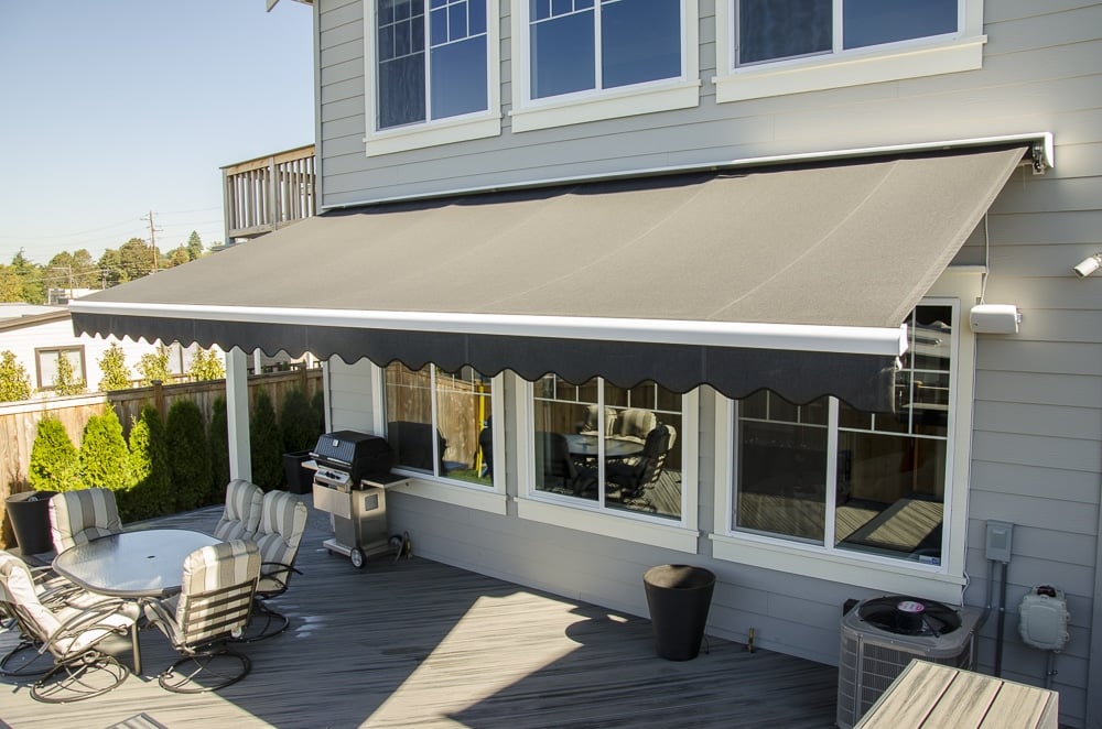 Retractable Awning Rainier Deck brandon (1)